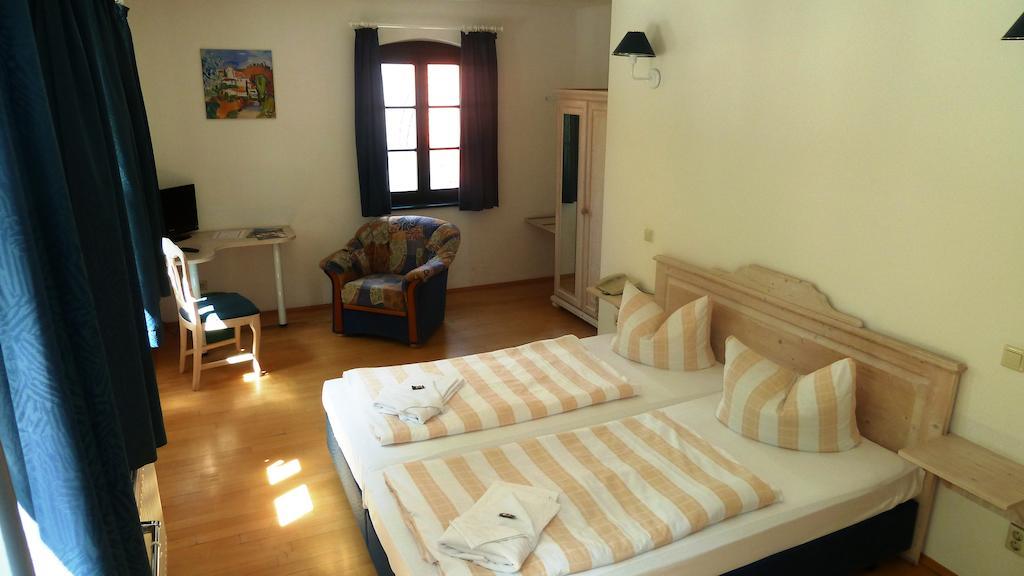 Mb Hotel Weisser Hirsch Хонщайн Стая снимка